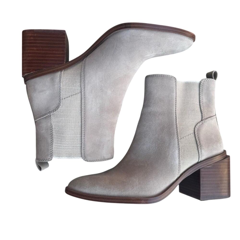 Vince Camuto Kreshna Neutral Suede Chelsea Booties Size 8